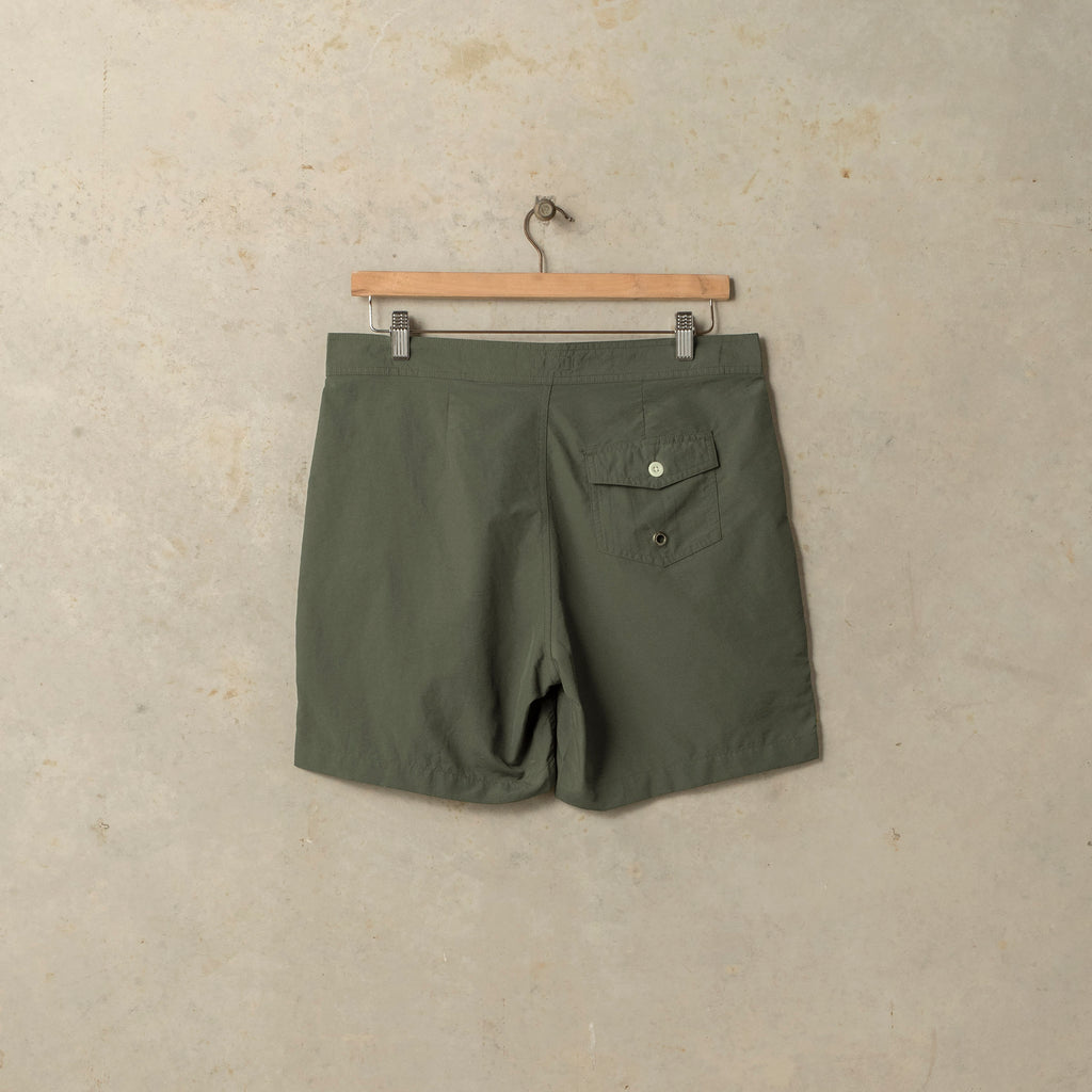 Louis Vuitton Cotton Chino Shorts Ocean. Size 42